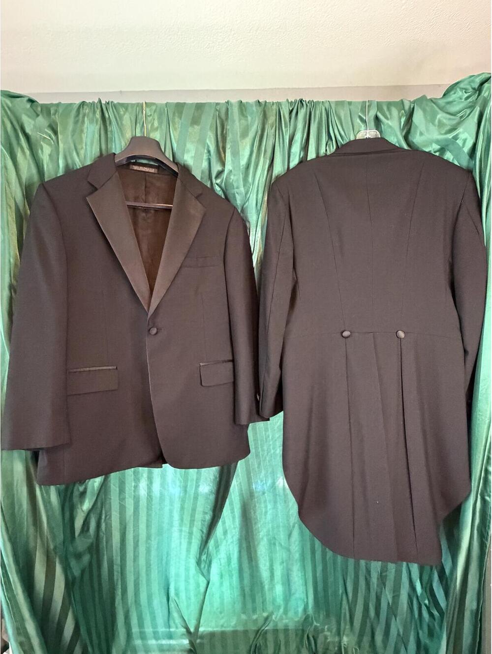 Perlis 3-Piece Tuxedo Set Multi-Jacket Tailcoat Suit 40M